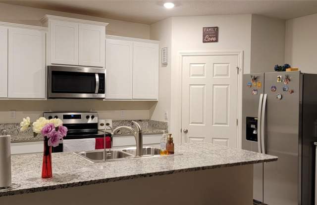 978 REMINGTON GREEN DRIVE SE