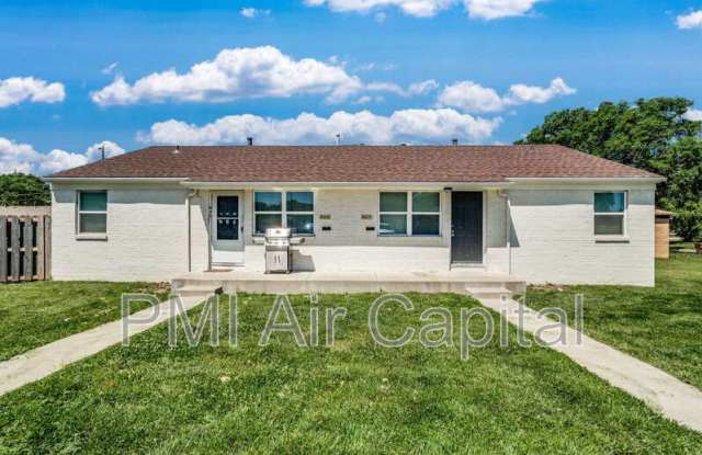 6417 East Cottonwood Lane