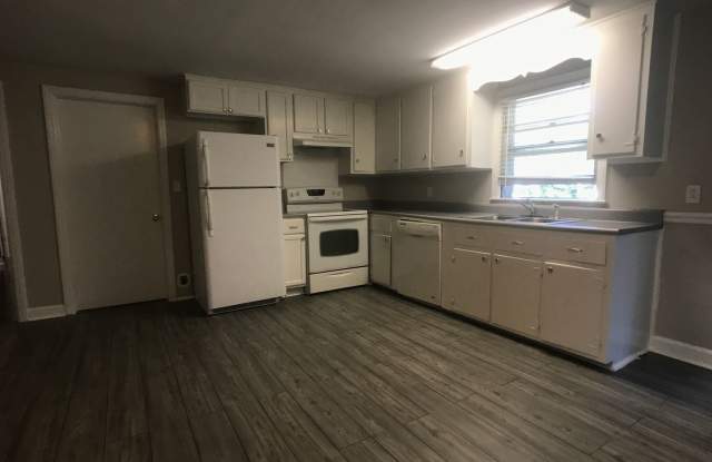 Spacious 3 Bed 1.5 Bath Home Near Hunter  Armstrong – No Deposit Special!