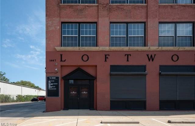 1667 E 40th Street unit: 3-G