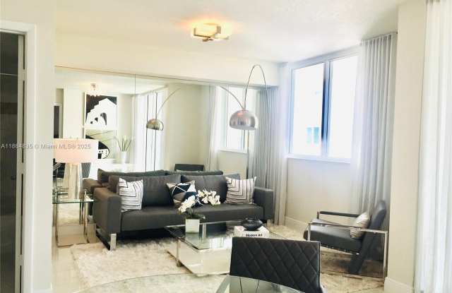 Photo of 1871 NW S River Dr