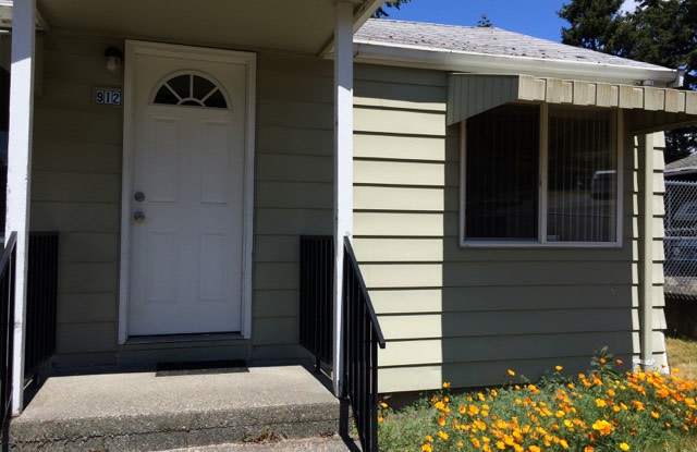 Photo of 912 Southwest 118th Street