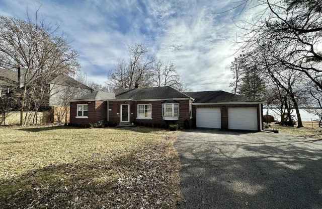 136 E Hazel Dell Lane