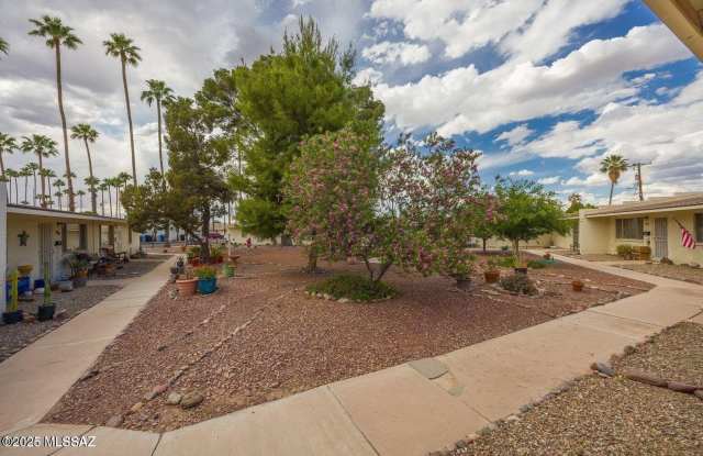 390 N Silverbell Road