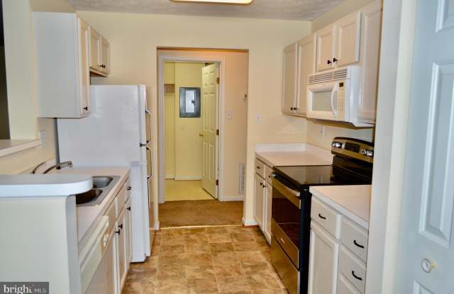 6409 WEATHERBY Court unit: F