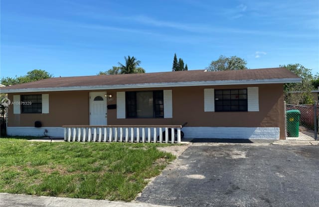 4520 NW 26th St - 4520 Northwest 26th Street, Lauderhill, FL 33313