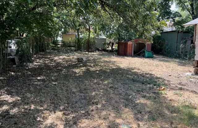 Spacious 3-Bedroom, 1-Bath Home – Comfortable Living in a Great Location!