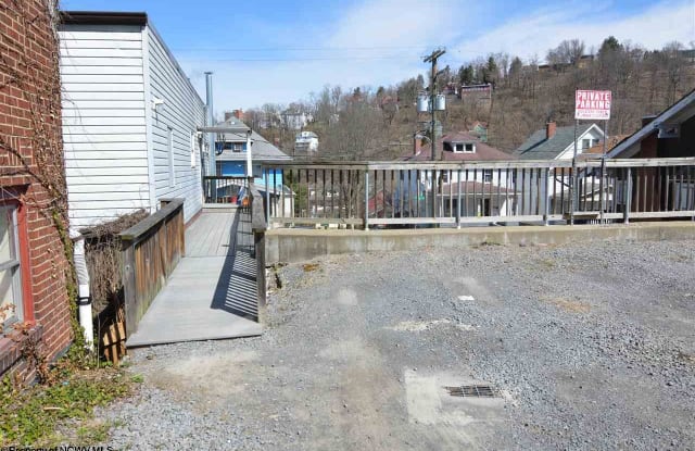 444 Brockway #204 Avenue - 444 Brockway Ave, Morgantown, WV 26501