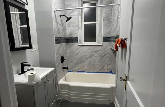 Photo of 2141 South Fairfield Avenue