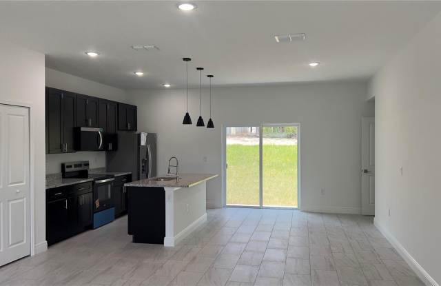 3315 W MONTGOMERY LANE