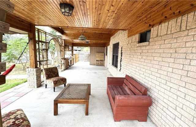 1936 E 21st Street E