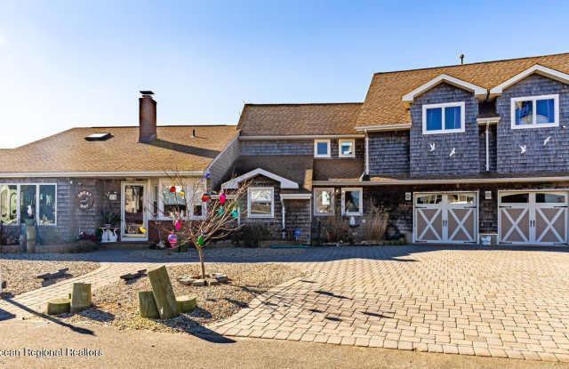 23 Harborside Drive W