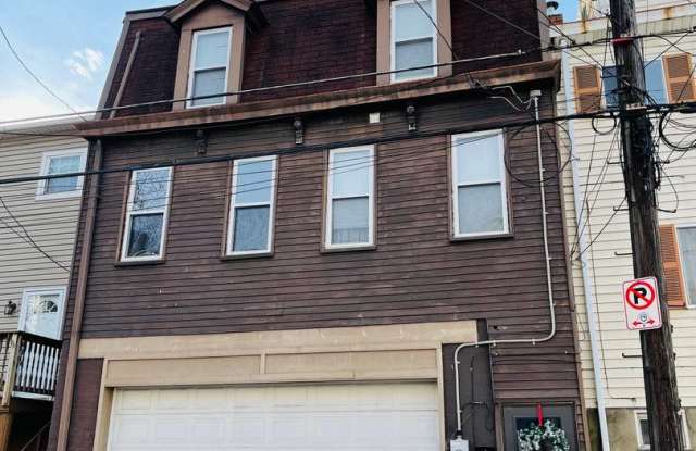 4 Bedroom House in the Southside - 2 car garage - Rooftop Deck - 168 Pius Street, Pittsburgh, PA 15203