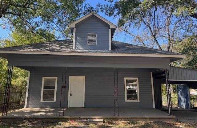 Photo of 121 8th Street NE