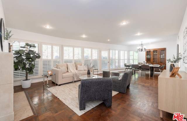 Photo of 2559 HUTTON Dr