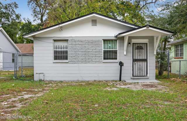 Photo of 3811 CHASE Avenue