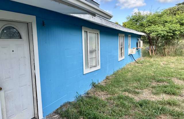707 West Lakeside Drive - B