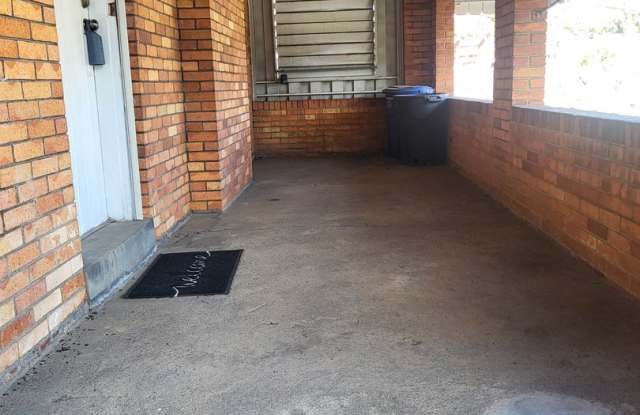 Newly renovated 3 bedroom house in Brookline! Available now!