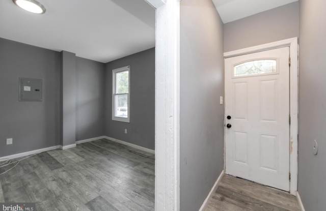 133 E FEDERAL Street