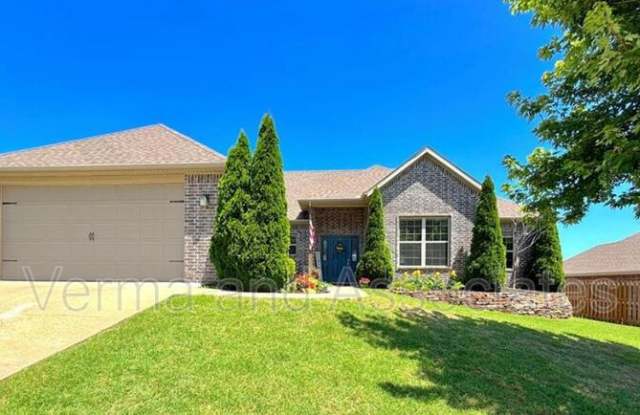 1610 Sweetbriar Way