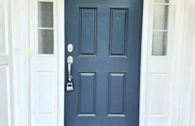 22619 NORWALK SQUARE