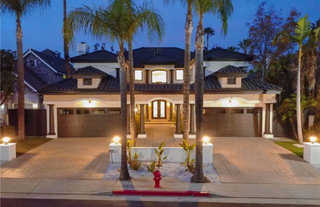 Photo of 17437 Oak Creek Court