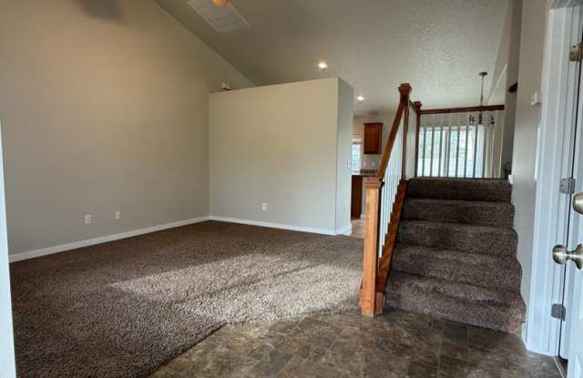 Perfect 4 bed 2.5 ba home in the desirable Sundance Subdiv. off McMillan  Meridian Rd.