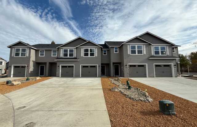 Brand New Stunning 3 Bed/2.5 Bath Townhouse-Old Farm District