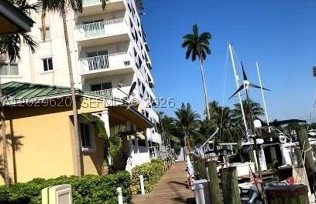2475 NW 16 Street Road