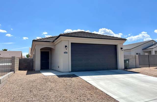 Photo of Great 3 Bedroom Home near Hualapai School!