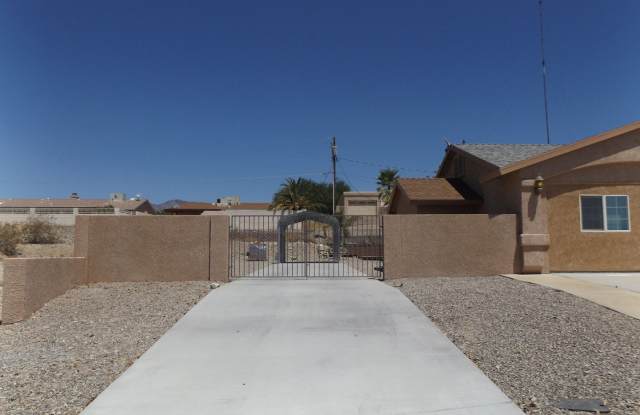 3 Bedroom - 2 Bath Pool Home