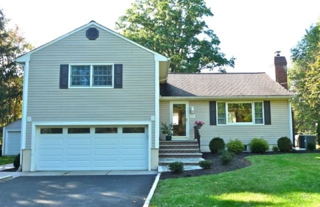 83 CLAIRE DR - 83 Claire Dr, Green Knoll, NJ 08807