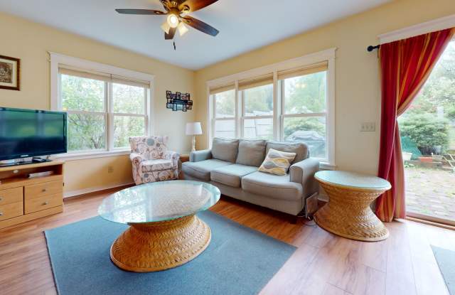 Photo of 175 East King Road