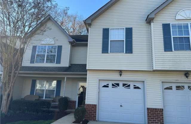 213 N Hill Lane