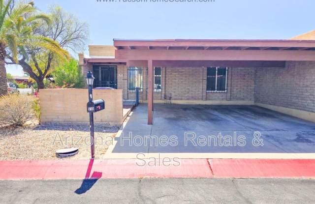 510 W Calle Lago