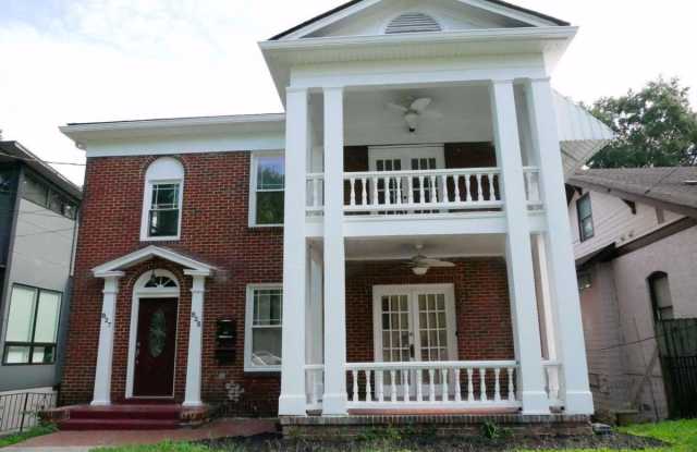 Photo of 825 North Avenue NE unit: A