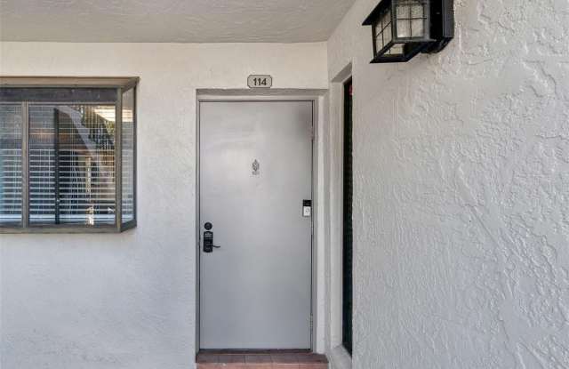 2051 SKIMMER COURT W