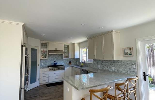 1711 La Coronilla Drive