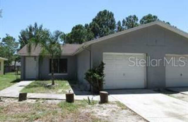 Photo of 2 bedroom 2 bath Duplex for rent at 3043 Willow Bend Blvd Orlando, Fl. 32808