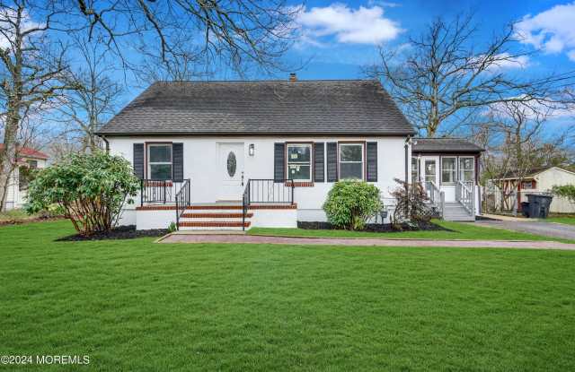 13 Swain Avenue