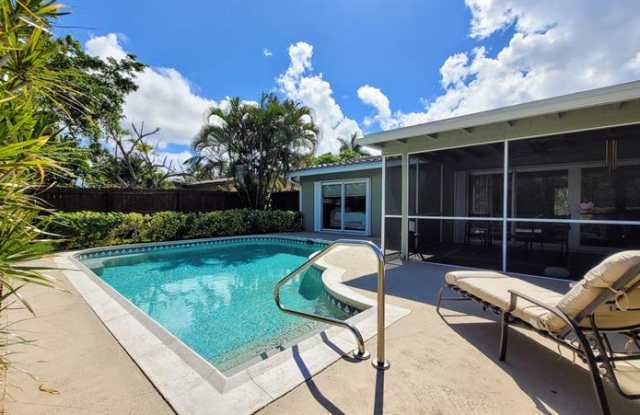 949 West Royal Palm Road