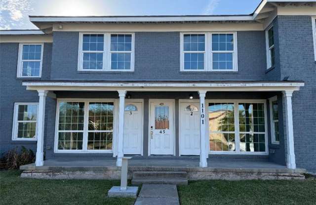 Photo of 1101 2nd Street unit: 4