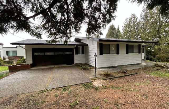 Beautiful 3 Bed, 2 Bath Duplex in NW Portland!! Amazing Views and Huge Front Yard! - 12820 Northwest Springville Road, Multnomah County, OR 97229