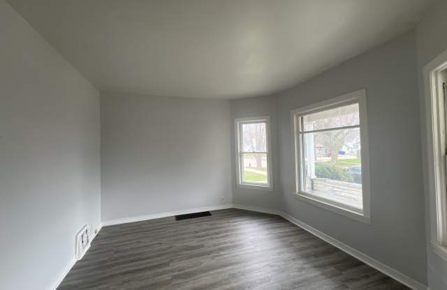 4533 25th Avenue - 1