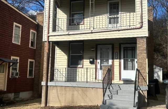594 De Votie Avenue