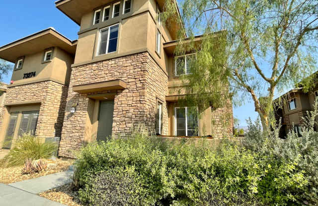 COMING SOON!!! 2 Bedroom 2 Bathroom 2 Story Condo in Palm Desert