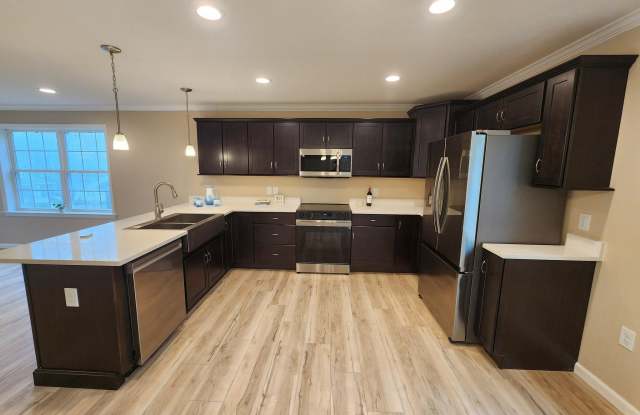 175 N MADISON Street