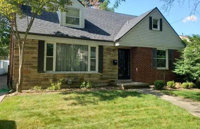 3018 GUILFORD Drive - 3018 Guilford Drive, Royal Oak, MI 48073