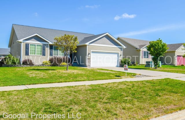 705 SE Pleasant View - 705 Southeast Pleasantview Drive, Waukee, IA 50263