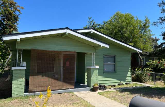 Charming 2 Bedroom, 1 Bath Home in Tower District